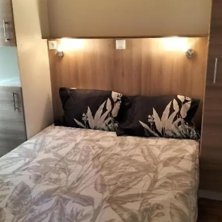 营地 Village De Et La Pierre De L'aigle