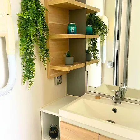 Village De Et La Pierre De L'aigle * La Bréole