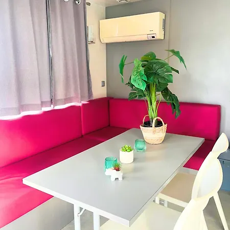 Village De Et La Pierre De L'aigle 营地