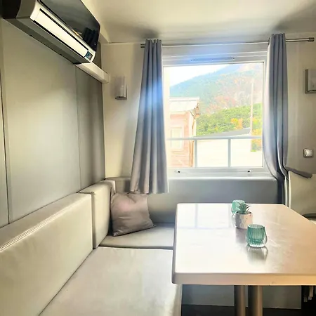 营地 Village De Et La Pierre De L'aigle *