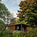 Village De Et La Pierre De L'aigle Camping *