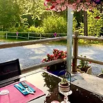 Villages De Et La Pierre De L'aigle مكان تخييم *