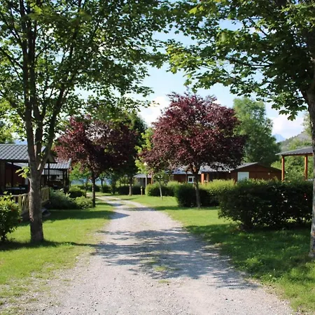 Village De Et La Pierre De L'aigle *