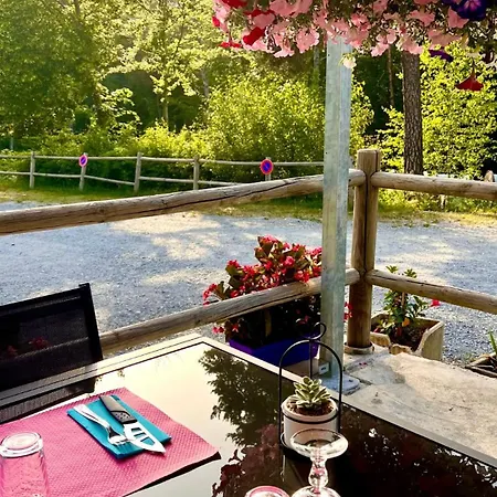 Village De Et La Pierre De L'aigle Camping *