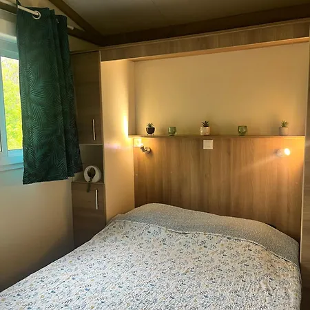 Village De Et La Pierre De L'aigle La Bréole