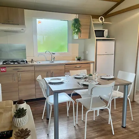 Camping Village De Et La Pierre De L'aigle La Bréole