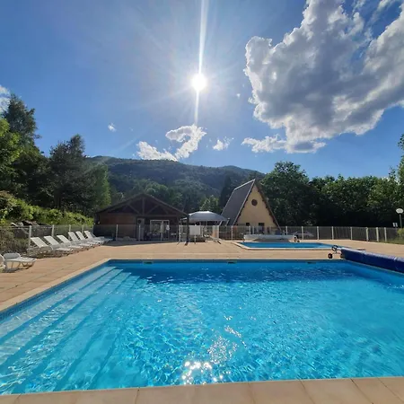 Camping Villages De Et La Pierre De L'aigle