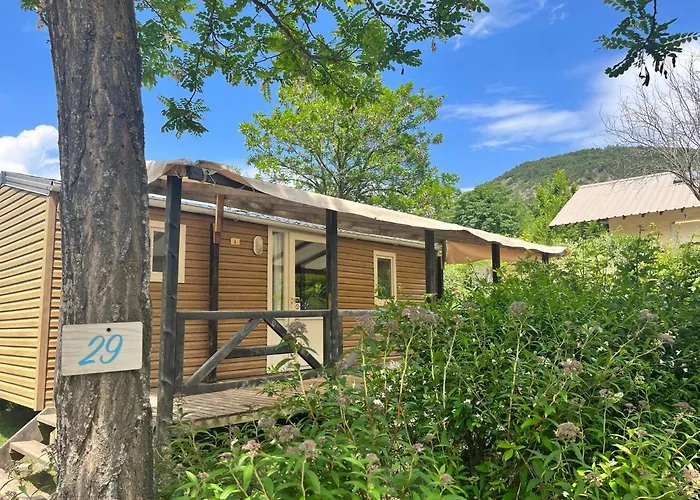 Campsite Village De Et La Pierre De L'aigle *