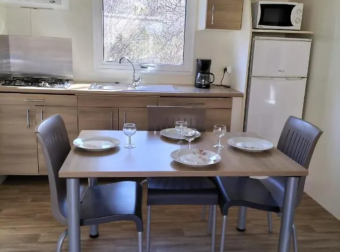 Campsite Village De Et La Pierre De L'aigle *