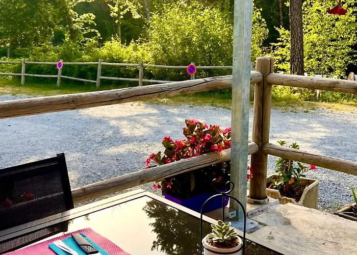 Village De Et La Pierre De L'aigle Campsite *