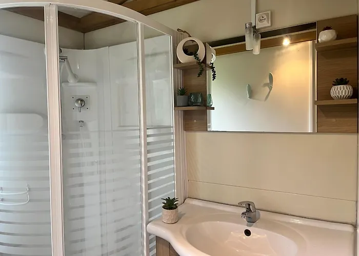 Village De Et La Pierre De L'aigle * La Breole