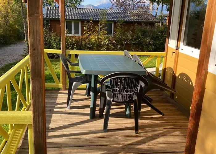 Village De Et La Pierre De L'aigle Campsite *